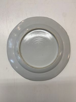 An impressive collection of 25 Chinese blue and white 'landscape' plates, Qianlong — photo 16