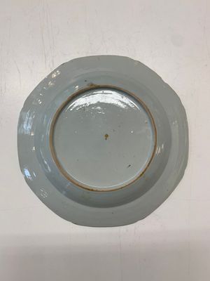 An impressive collection of 25 Chinese blue and white 'landscape' plates, Qianlong — photo 22