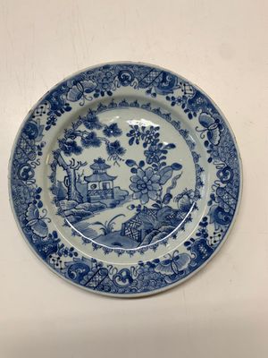 An impressive collection of 25 Chinese blue and white 'landscape' plates, Qianlong — photo 23