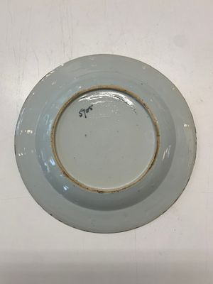 An impressive collection of 25 Chinese blue and white 'landscape' plates, Qianlong — photo 24
