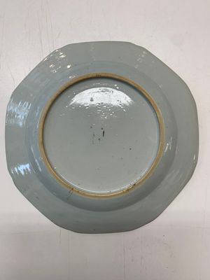 An impressive collection of 25 Chinese blue and white 'landscape' plates, Qianlong — photo 30