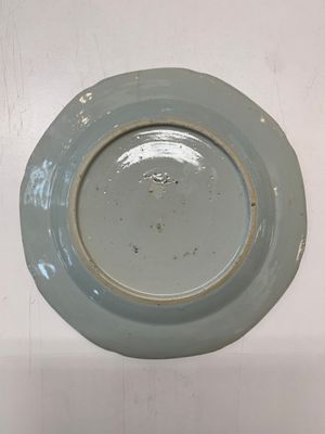 An impressive collection of 25 Chinese blue and white 'landscape' plates, Qianlong — photo 4