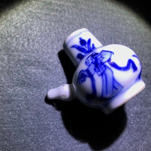 An impressive collection of 66 Chinese blue and white miniature vases, Kangxi — 照片 19
