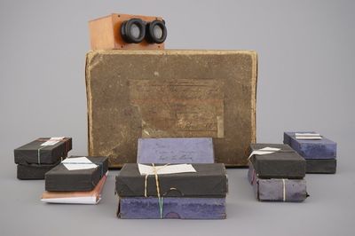 An impressive collection of stereo views and a viewer, WWI, France