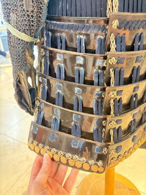 An impressive Japanese samurai armor, Edo, 18th C. — photo 39