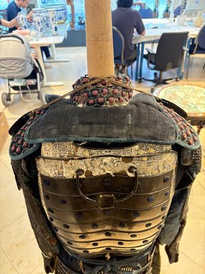 An impressive Japanese samurai armor, Edo, 18th C. — photo 41