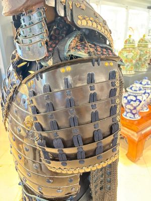 An impressive Japanese samurai armor, Edo, 18th C. — photo 8