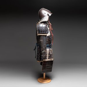 An impressive Japanese samurai armor, Edo, 18th C. — photo 9