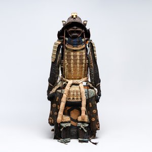 An impressive Japanese samurai armor, the helmet signed Saotome Iyenari 早乙女家成, Edo, 17/18th C. — photo 1