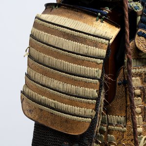 An impressive Japanese samurai armor, the helmet signed Saotome Iyenari 早乙女家成, Edo, 17/18th C. — photo 11