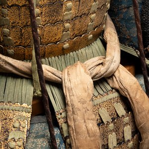 An impressive Japanese samurai armor, the helmet signed Saotome Iyenari 早乙女家成, Edo, 17/18th C. — photo 13