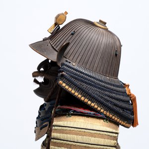 An impressive Japanese samurai armor, the helmet signed Saotome Iyenari 早乙女家成, Edo, 17/18th C. — photo 26