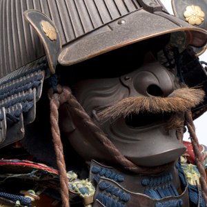 An impressive Japanese samurai armor, the helmet signed Saotome Iyenari 早乙女家成, Edo, 17/18th C. — photo 9