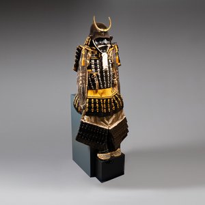 An impressive Japanese Samurai Gusoku armor, Momoyama and Edo period, late 16th / early 17th C. — 照片 1