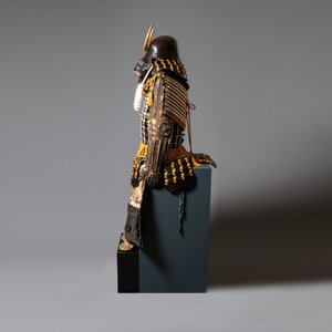 An impressive Japanese Samurai Gusoku armor, Momoyama and Edo period, late 16th / early 17th C. — 照片 5