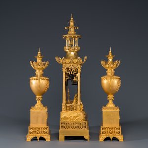 An impressive three-piece gilt bronze chinoiserie clock garniture, France, 19th C. — photo 4