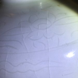 An incised Chinese celadon-glazed Swatow vase, Ming — 照片 11