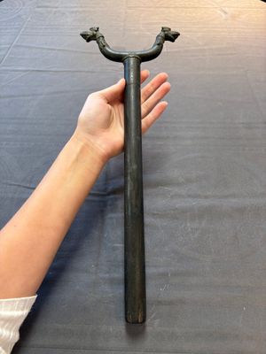 An Indo-Mughal bronze and wooden dervish crutch, 18/19th C. — 照片 1