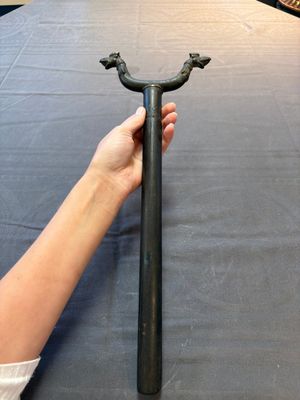 An Indo-Mughal bronze and wooden dervish crutch, 18/19th C. — 照片 3