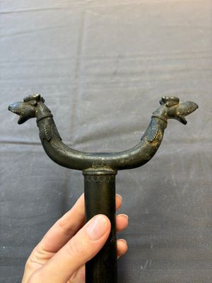 An Indo-Mughal bronze and wooden dervish crutch, 18/19th C. — 照片 5