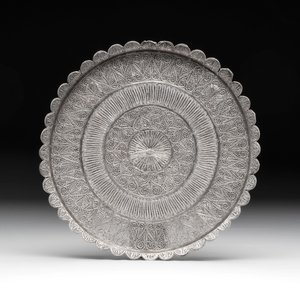 An Indo-Persian silver filigree tray and ewer, 19th C. — photo 3