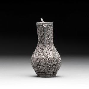 An Indo-Persian silver filigree tray and ewer, 19th C. — photo 6