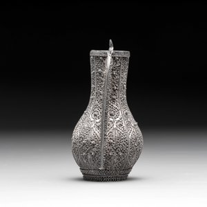 An Indo-Persian silver filigree tray and ewer, 19th C. — photo 8