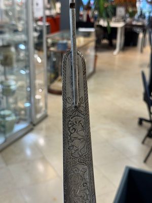 An Indo-Persian steel ceremonial bow or 'arc en acier' with silver koftgari inlay, 18/19th C. — 照片 3