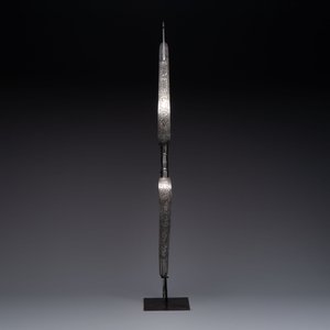 An Indo-Persian steel ceremonial bow or 'arc en acier' with silver koftgari inlay, 18/19th C. — 照片 2