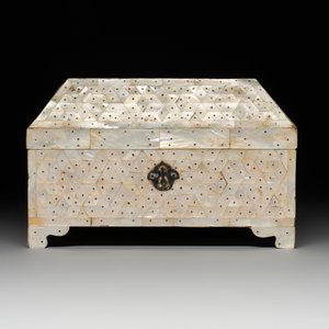 An Indo-Portuguese mother-of-pearl casket, Gujarat, 18th C. — photo 3