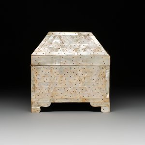 An Indo-Portuguese mother-of-pearl casket, Gujarat, 18th C. — photo 4