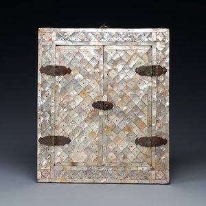 An Indo-Portuguese mother-of-pearl oratory, Gujarat, India, 17/18th C. — 照片 1