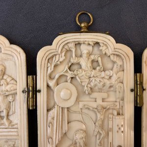 An Indo-Portuguese or Hispano-Philippine ivory triptych, 19th C. or older — 照片 15