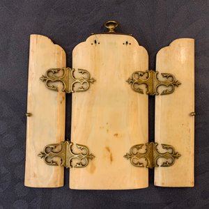 An Indo-Portuguese or Hispano-Philippine ivory triptych, 19th C. or older — 照片 20