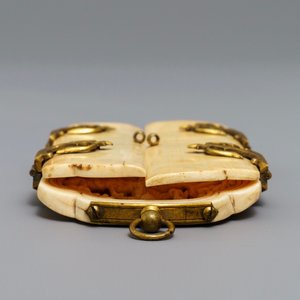 An Indo-Portuguese or Hispano-Philippine ivory triptych, 19th C. or older — 照片 7