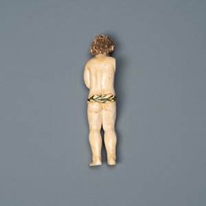 An Indo-Portuguese polychromed ivory figure of the Christ Child blessing, probably Goa, 17th C. — photo 3