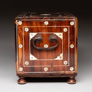 An Indo-Portuguese rosewood table cabinet, Gujarat or Sindh, 17th C. — 照片 9