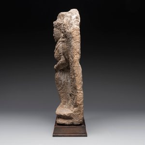 An Indonesian lavastone stele depicting goddess Durga, Central Java, 10/11th C. — photo 2