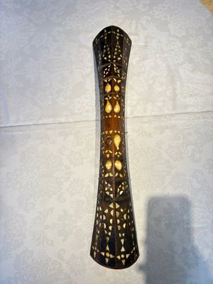 An Indonesian Salawaku shield, Halmahera, Maluku Islands, 19th C. — 照片 1