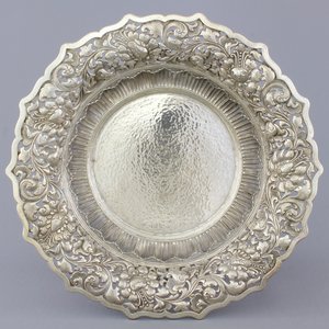 An Indonesian yogya silver open-worked serving dish, 19th C. — photo 1