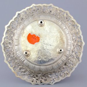 An Indonesian yogya silver open-worked serving dish, 19th C. — photo 2
