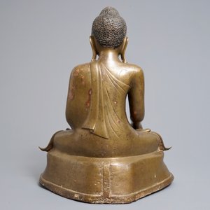An inscribed bronze figure of Buddha, Burma, 19th C. — 照片 3