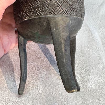 An inscribed Chinese archaistic bronze ritual wine vessel, Jue — photo 12