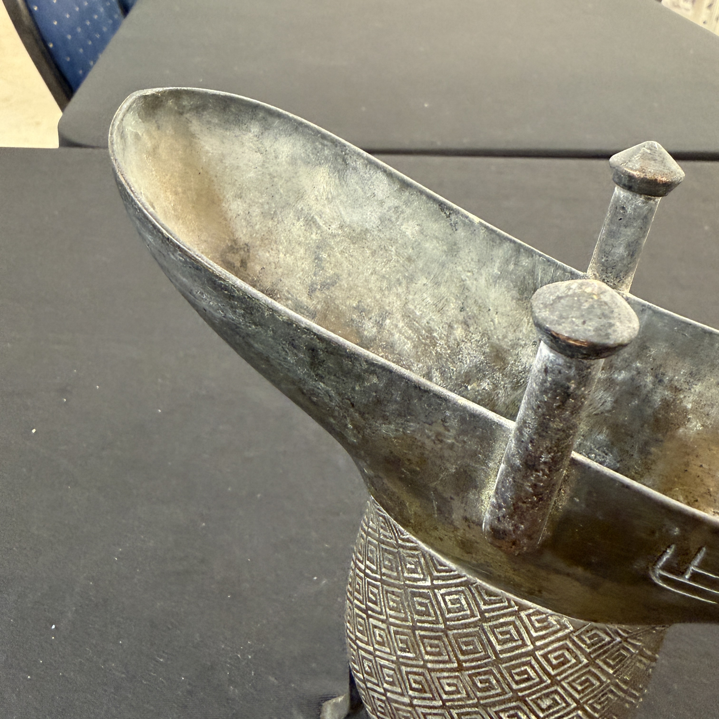An inscribed Chinese archaistic bronze ritual wine vessel, Jue — photo 14