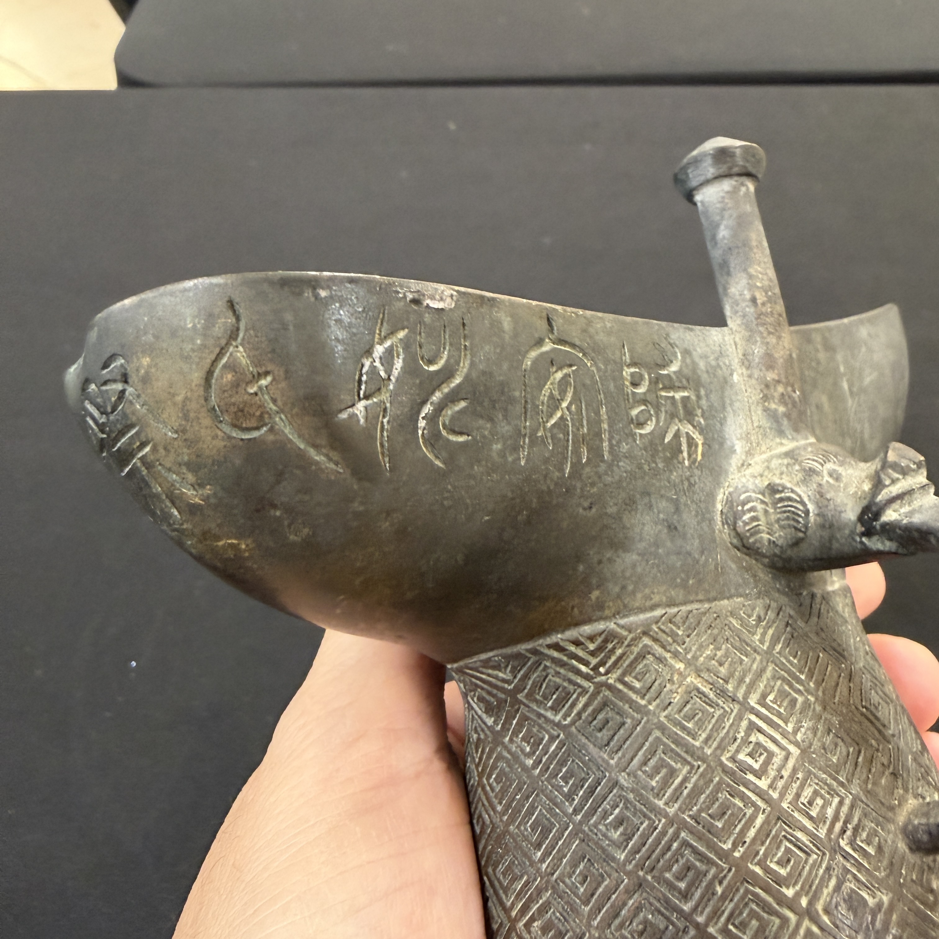 An inscribed Chinese archaistic bronze ritual wine vessel, Jue — photo 20