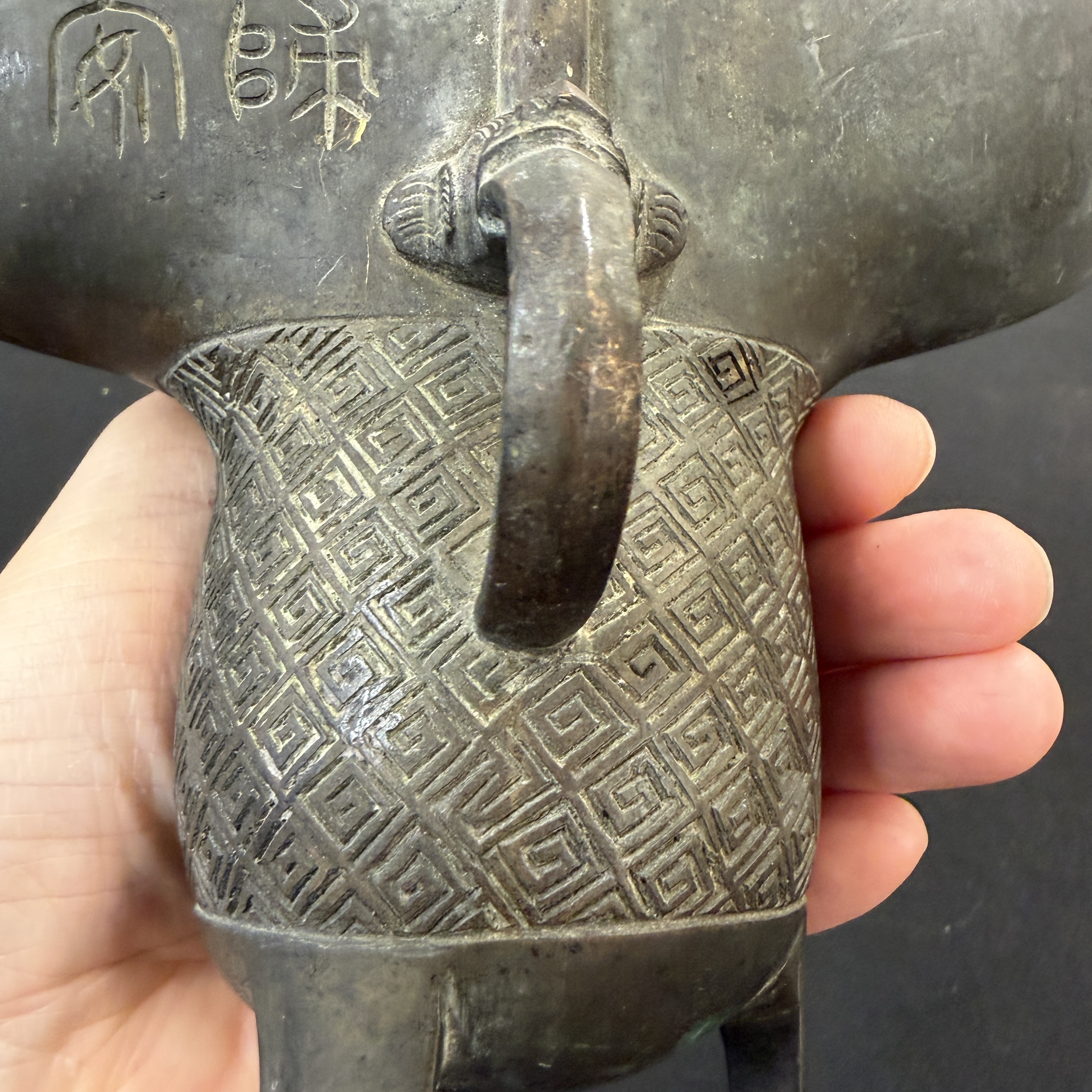 An inscribed Chinese archaistic bronze ritual wine vessel, Jue — photo 23
