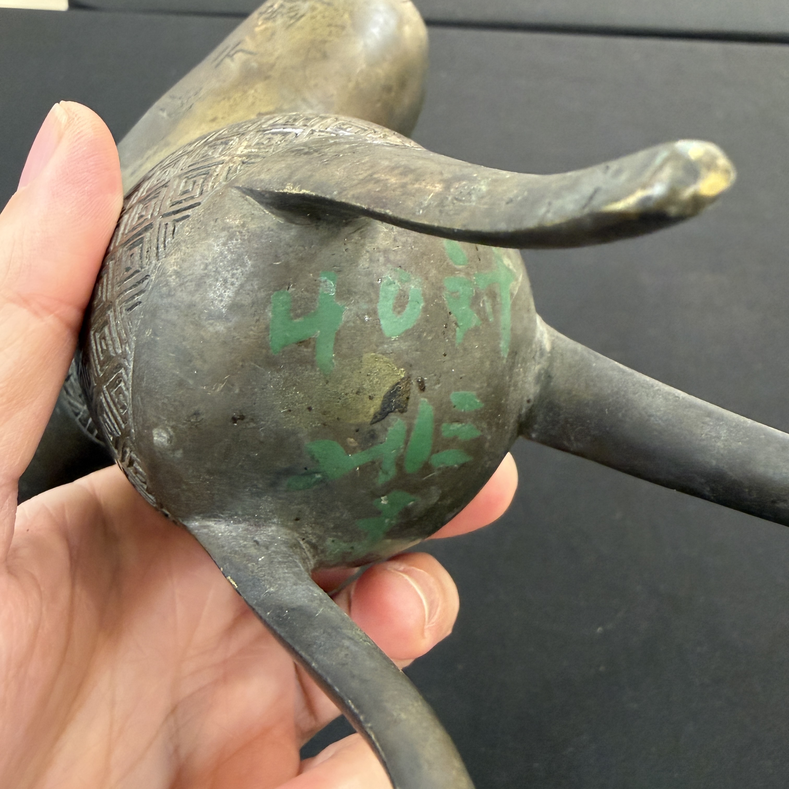 An inscribed Chinese archaistic bronze ritual wine vessel, Jue — photo 29
