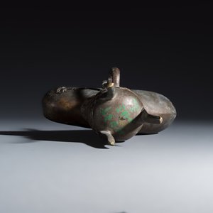 An inscribed Chinese archaistic bronze ritual wine vessel, Jue — photo 7