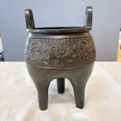 An inscribed Chinese archaistic bronze tripod incense burner with hongmu cover — photo 4