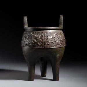 An inscribed Chinese archaistic bronze tripod incense burner with hongmu cover — photo 4